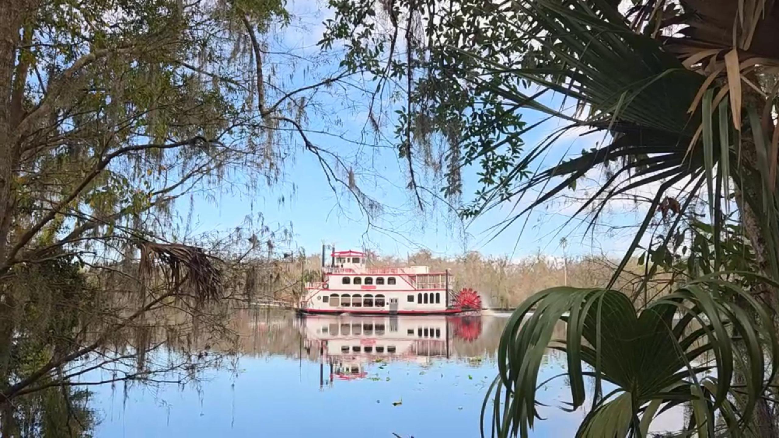 Wandering Howey-in-the-Hills: A Perfect Day at the Mission Inn Artisan Fair